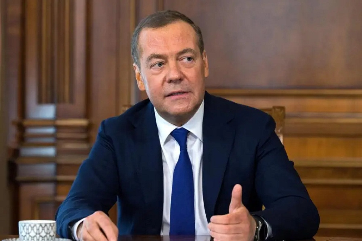 Medvedev Rusiyanın Aİ ilə diplomatik münasibətləri dayandırmasını təklif edib