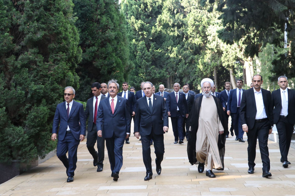 Prosecutor Generals of foreign countries visited Alley of Honor, Alley of Martyrs