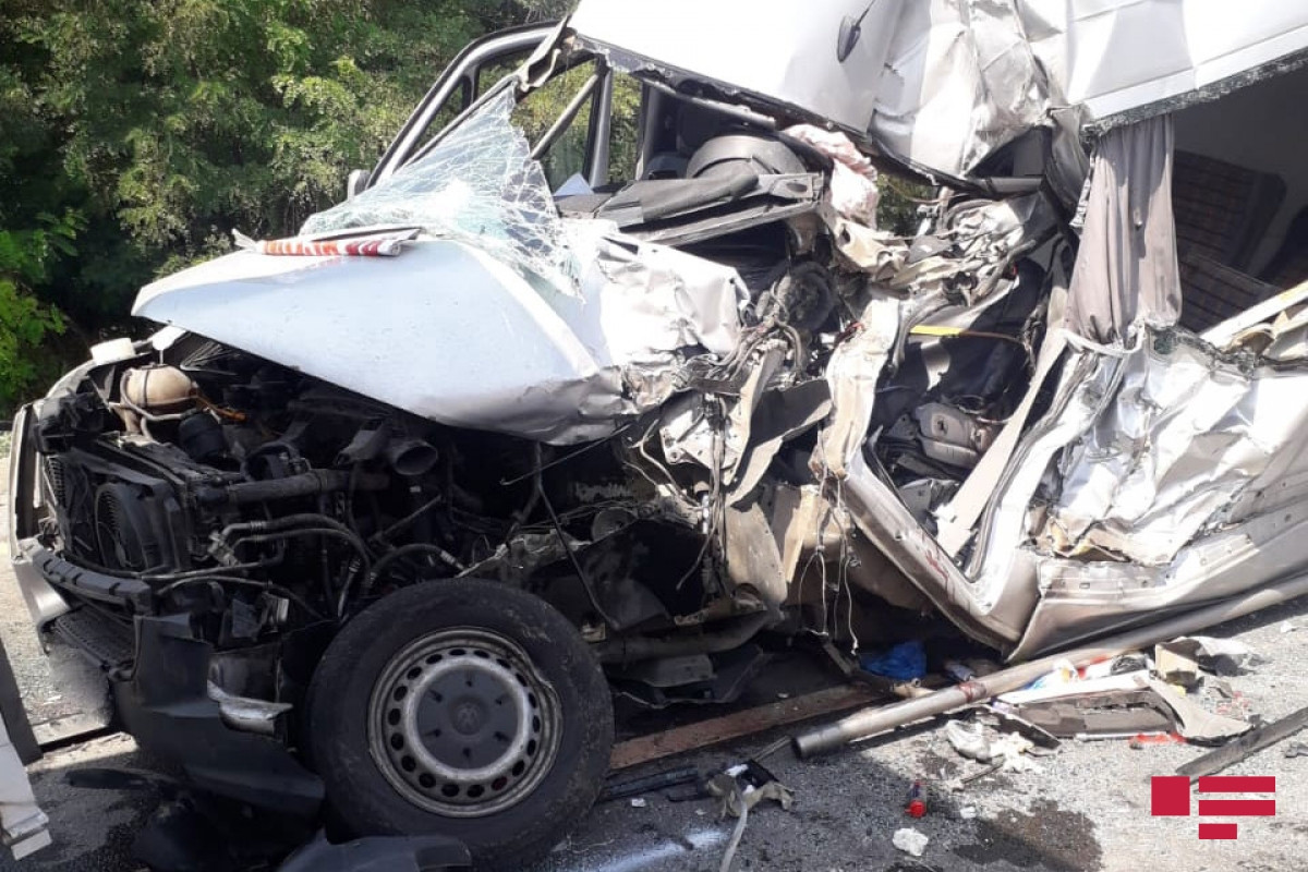 ANAMA-nın avtobusu Laçında qəzaya düşüb, 3 nəfər xəsarət alıb