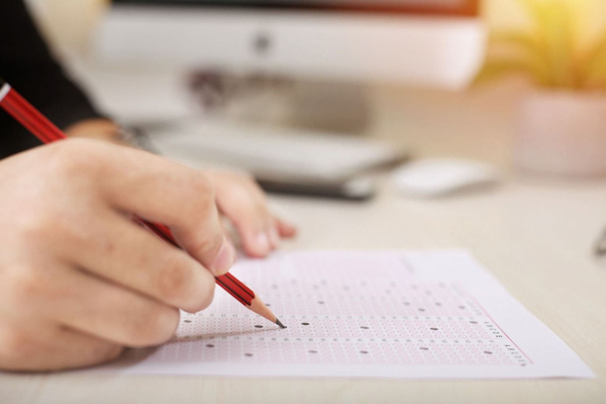 Bu gün inzibati vəzifələr üzrə dövlət qulluğuna qəbul olmaq üçün test imtahanı keçirilib