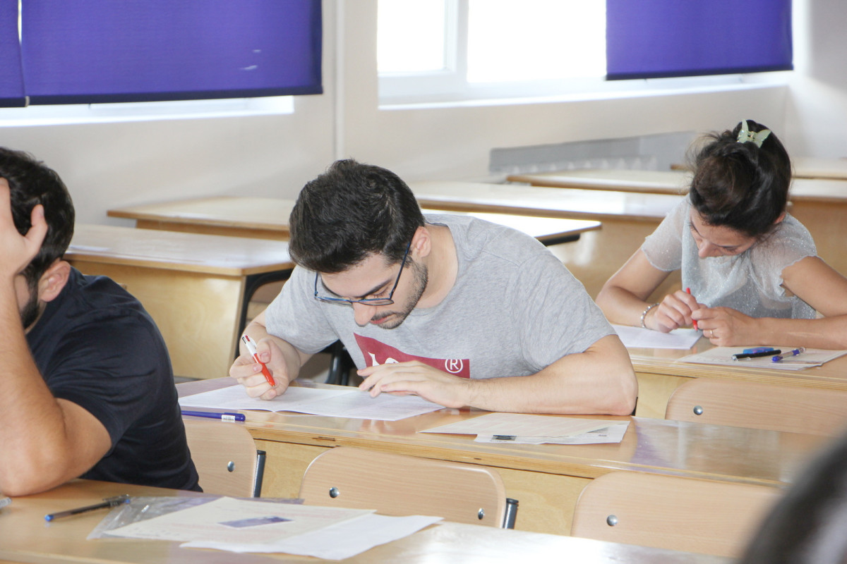 Xarici İşlər Nazirliyində diplomatik xidmətə qəbul imtahanı keçirilib