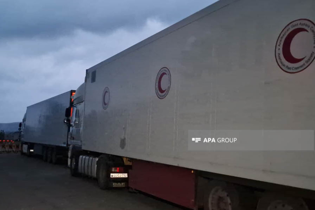 40-ton flour-loaded cargo convoy from Baku awaits on Agdam-Khankendi road for 20 days-PHOTO 