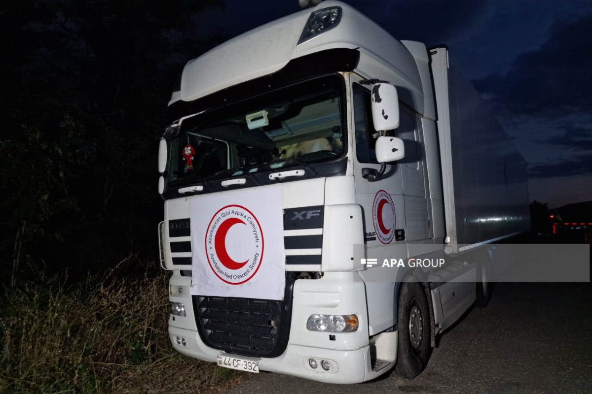 40-ton flour-loaded cargo convoy from Baku awaits on Agdam-Khankendi road for 20 days-PHOTO 