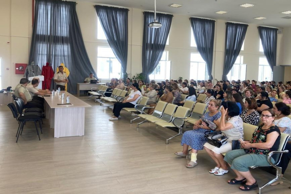 FHN-in Bakı Regional Mərkəzi mülki müdafiə kursları keçirib