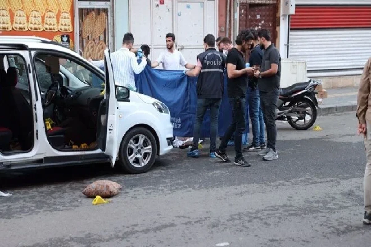 Türkiyədə iki qrup arasında atışma olub, üç nəfər ölüb
