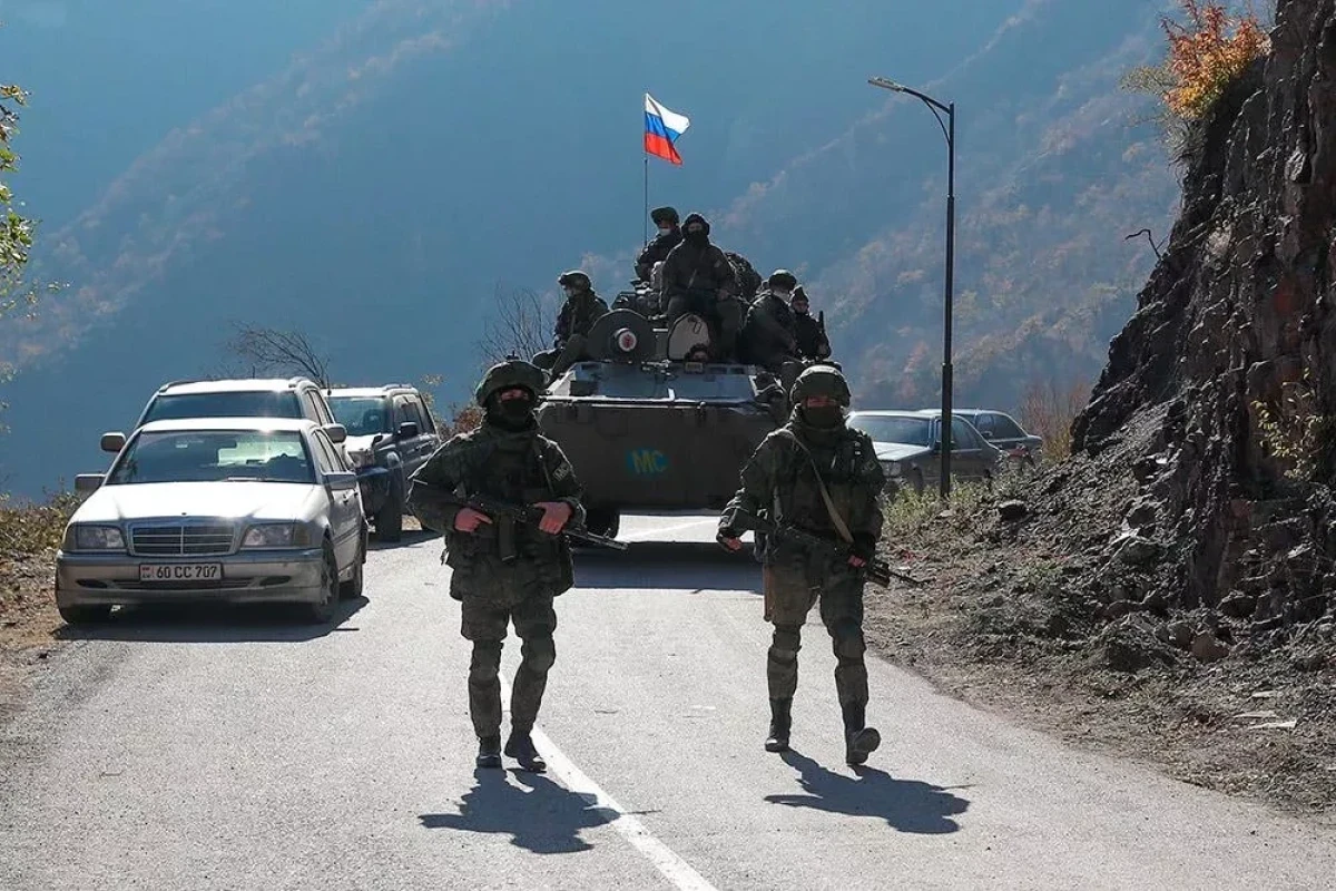 Обстановка в армении. Миротворцы России в Нагорном Карабахе. Российские миротворцы в Нагорном Карабахе. Миротворцы РФ В Карабахе. Азербайджанские военные в Карабахе российские миротворцы.