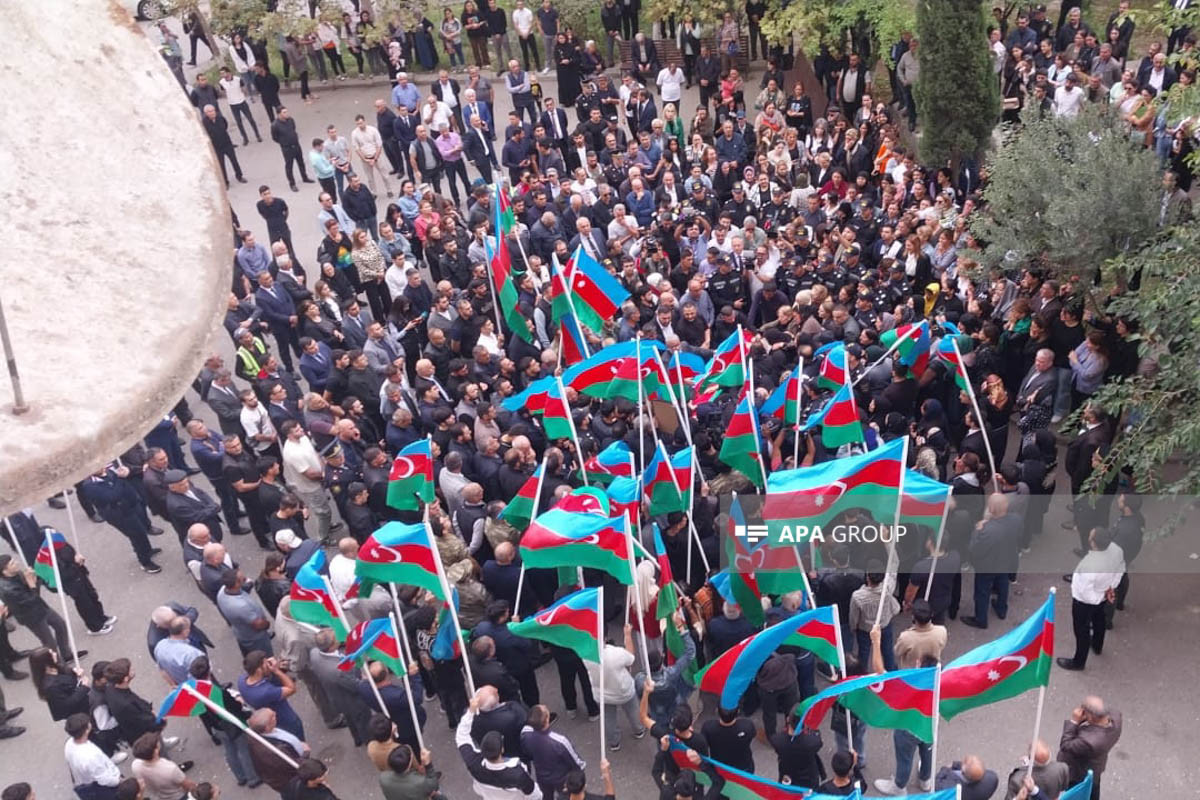 Bakıda polis serjantı Xəzər Zamanov ilə vida mərasimi keçirilir