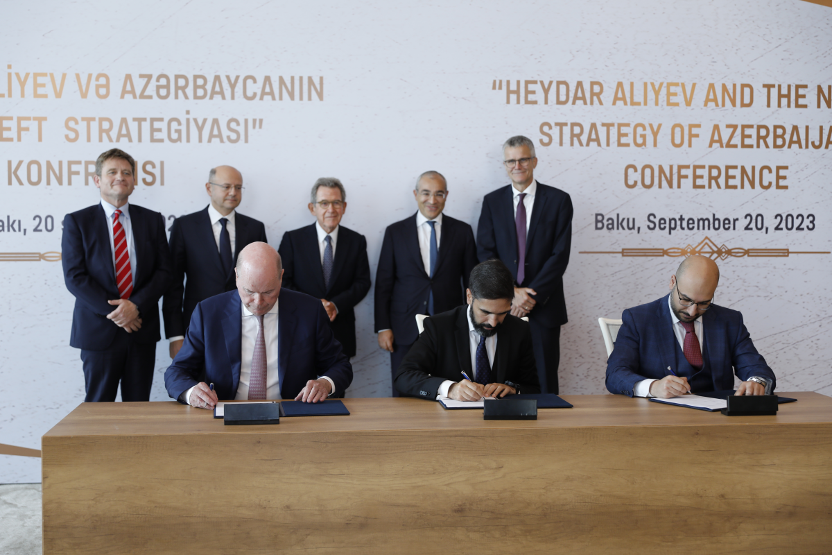 BP ilə Azərbaycan İnvestisiya Şirkəti arasında Qoşulma Sazişi imzalanıb - FOTO 