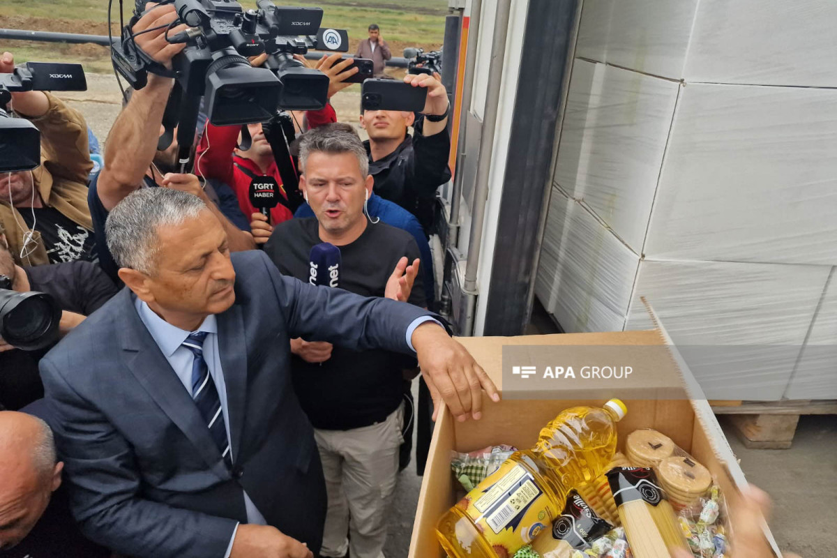Azerbaijan's central authority sends food cargo to Armenian population living in Azerbaijan's Garabagh, vehicles head from Ağdam to Khankandi-PHOTO -VIDEO 