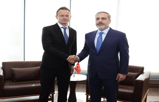 Hakan Fidan Macarıstan və Belçikanın XİN rəhbərləri ilə görüşüb