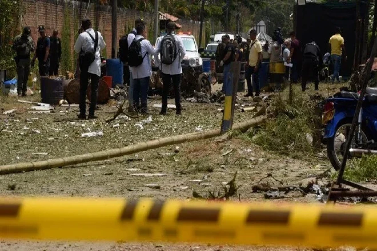 Kolumbiyada polis bölməsi yaxınlığında partlayış olub, ölən və yaralananlar var