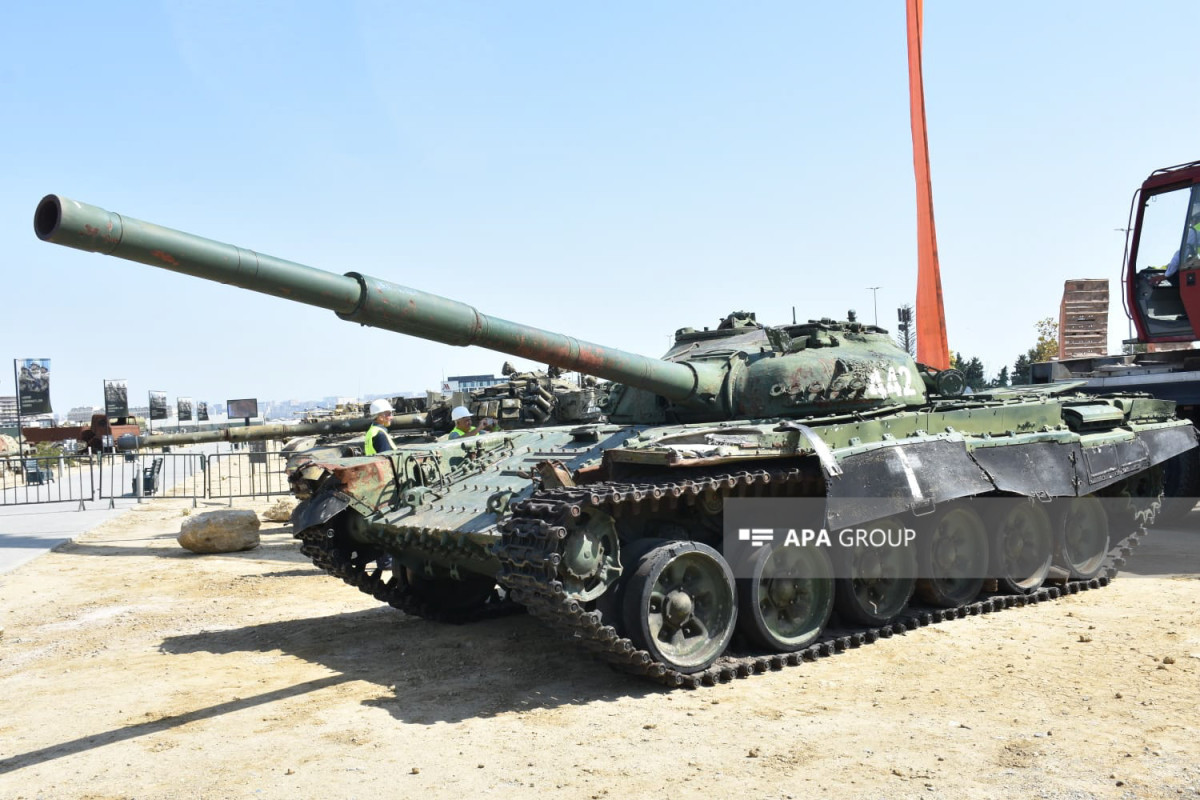 Подбитый в Шуше Альбертом Агаруновым армянский танк доставлен в Баку и установлен в Парке военных трофеев-<span class="red_color">ФОТО