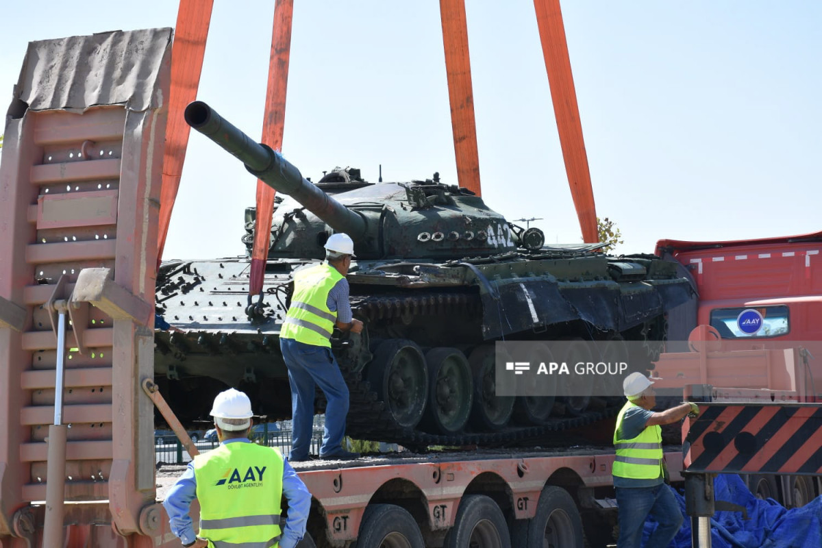So-called "symbol of Armenian victory" tank that shot in Shusha by Albert Agarunov, delivered to Baku, placed in Military Trophy Park -PHOTO -VIDEO 