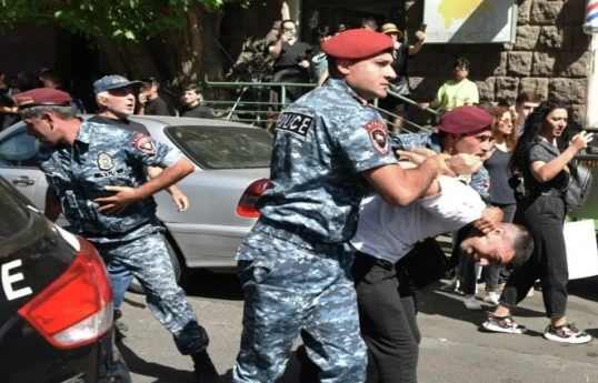 İrəvandakı etiraz aksiyalarında 49 nəfər saxlanılıb, 5 nəfər həbs edilib