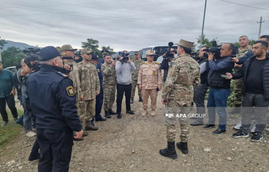 Şuşada olan xarici hərbi attaşelər antiterror tədbirlərində azad edilmiş yerlərə baxış keçiriblər - FOTO  - YENİLƏNİB 