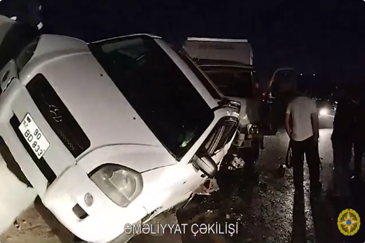 В Сабунчинском районе столкнулись грузовик и легковой автомобиль, пострадал 1 человек - ОБНОВЛЕНО-ВИДЕО 