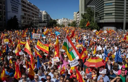 Madriddə 40 min insan Kataloniya separatçılarının əfvinə etiraz edib