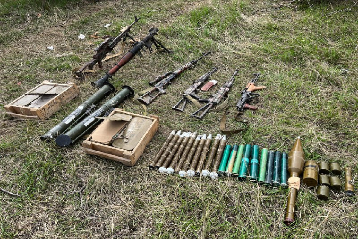 В Агдаме конфискована военная техника, оружие и боеприпасы различного назначения