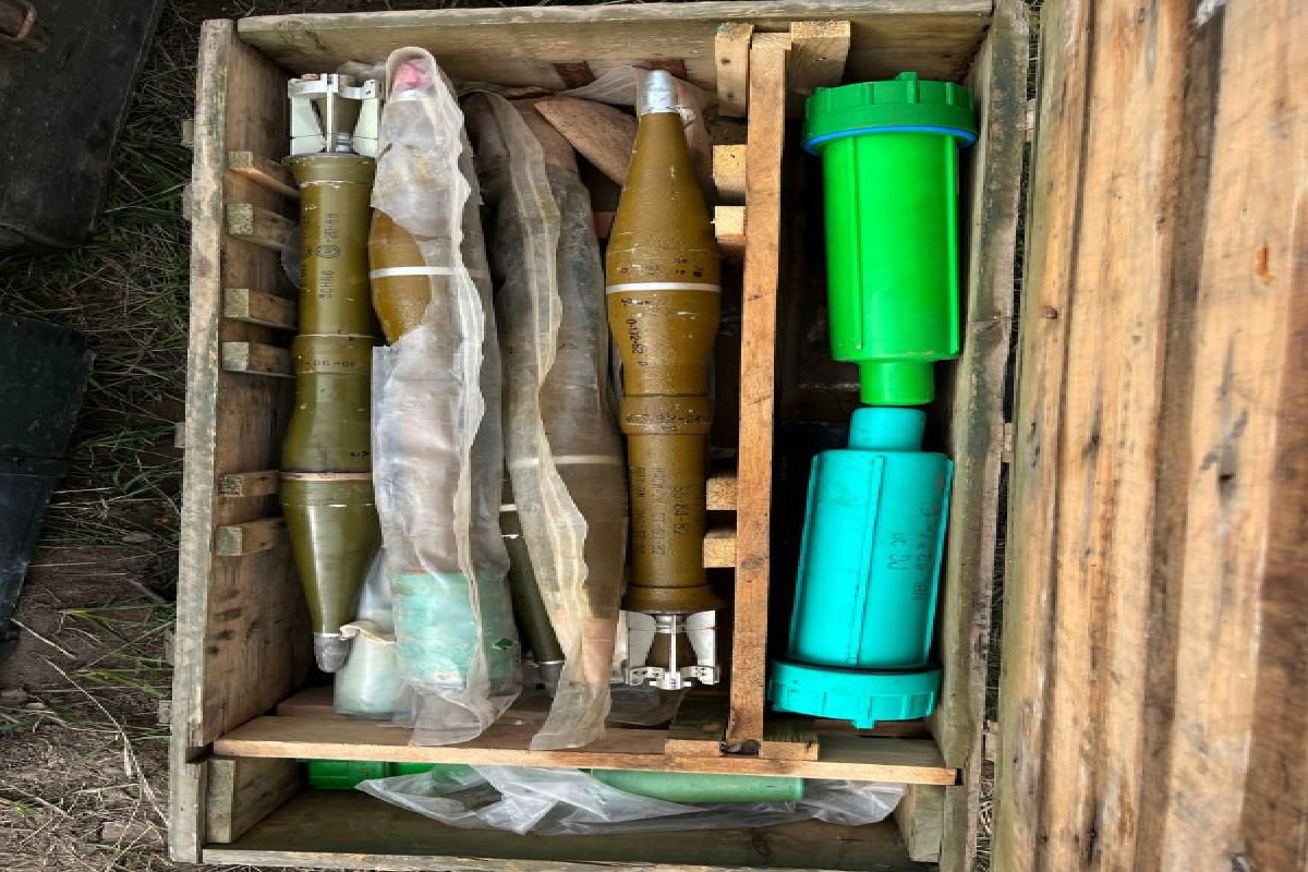 В Агдаме конфискована военная техника, оружие и боеприпасы различного назначения