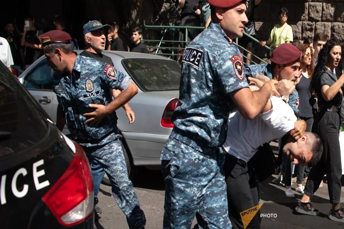 В Ереване задержаны 56 человек, требующие отставки Пашиняна - ОБНОВЛЕНО-1 