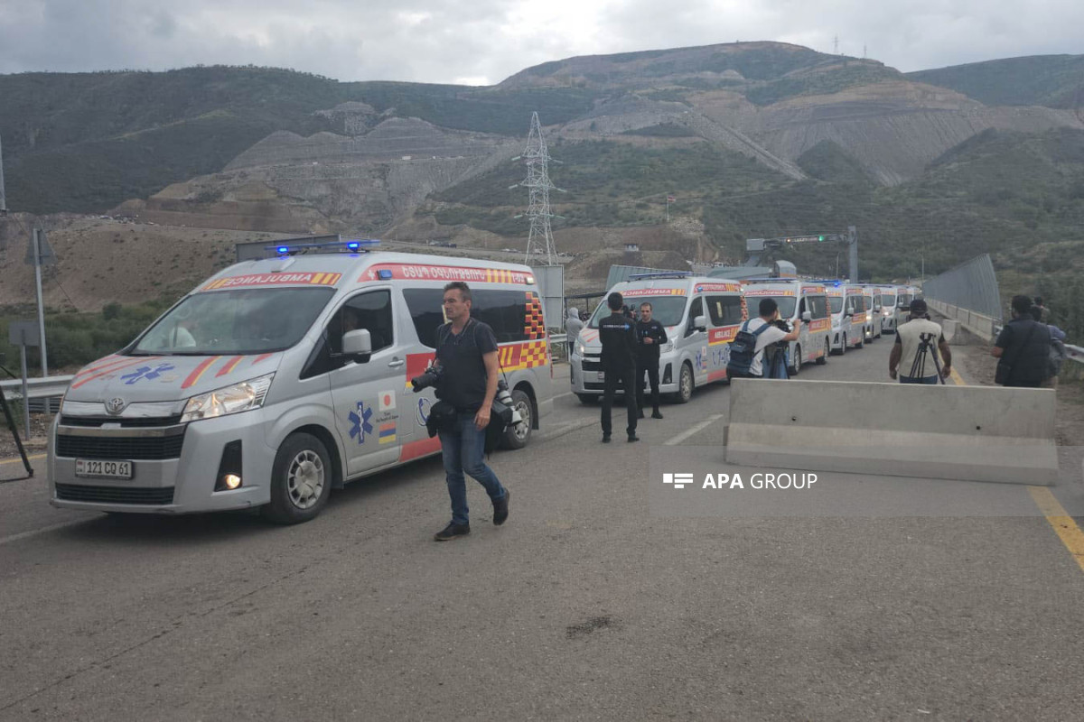 İrəvandan gələn ambulanslar Xankəndiyə keçid edib - FOTO  - VİDEO 