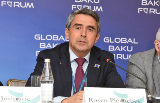 Rosen Plevneliev Prezident İlham Əliyevi təbrik edib