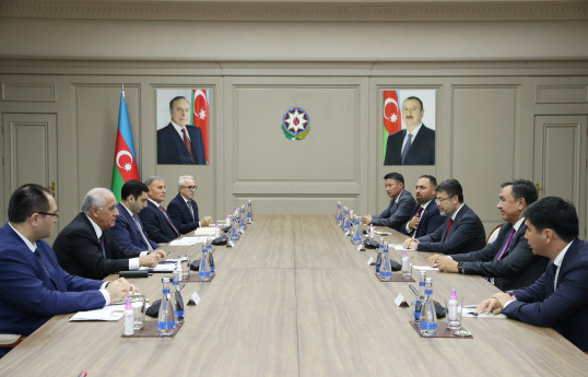 Əli Əsədov TDT-nin Bakıda keçirilən tədbirlərində iştirak edən nazirlərlə görüşüb