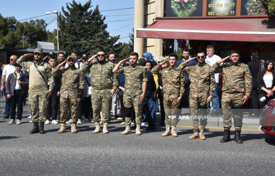 Şəhidlərin xatirəsi bir dəqiqəlik sükutla yad edilib - FOTO  - VİDEO 