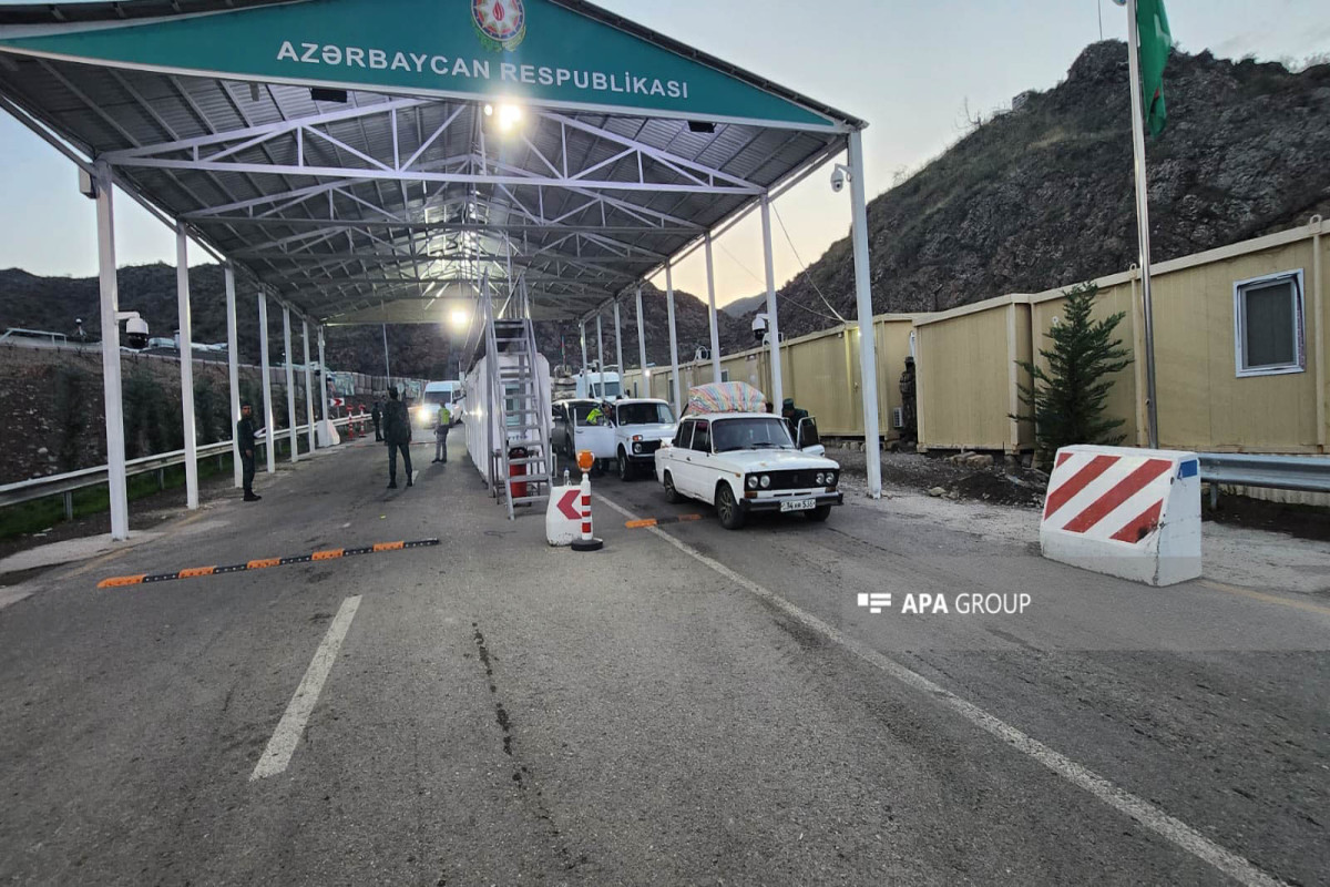 Через ППП «Лачин» продолжается проезд армян, проживающих в Карабахе -ФОТО 