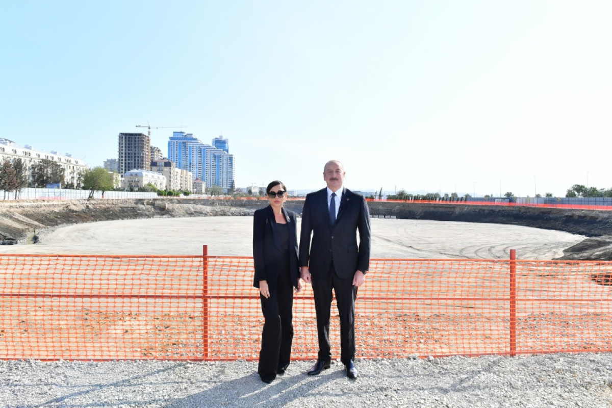 Prezident və birinci xanım Bakıda inşası davam etdirilən Zəfər parkında olublar - YENİLƏNİB 