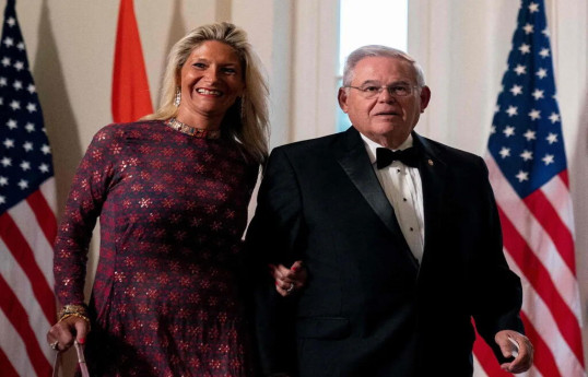 Ermənipərəst senator Bob Menendez və həyat yoldaşı sərbəst buraxılıb