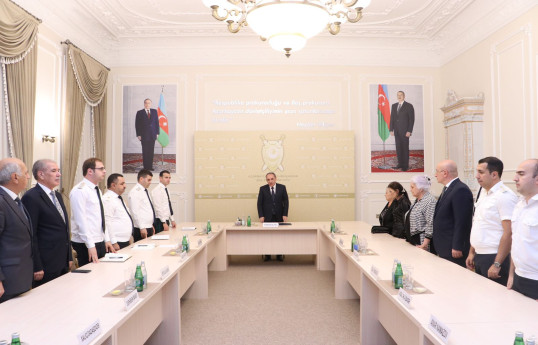 Kamran Əliyev şəhid olan prokurorluq əməkdaşlarının ailə üzvləri ilə görüşüb