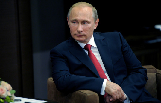 Vladimir Putin Liviya Milli Ordusunun komandanını qəbul edib