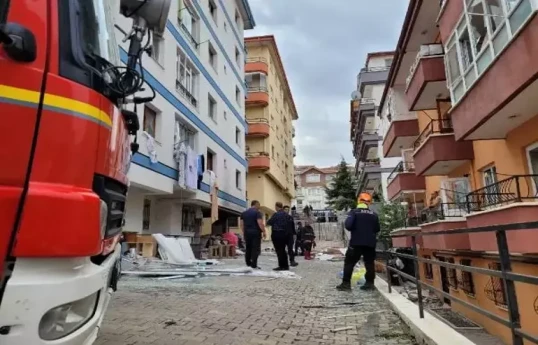 Ankarada yaşayış binasında partlayış olub, 1 nəfər ölüb