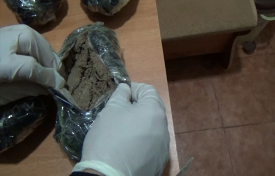 Neftçalada narkokuryerliklə məşğul olan və aksiz markasız tütün məmulatları satan şəxslər saxlanılıb  - FOTO 
