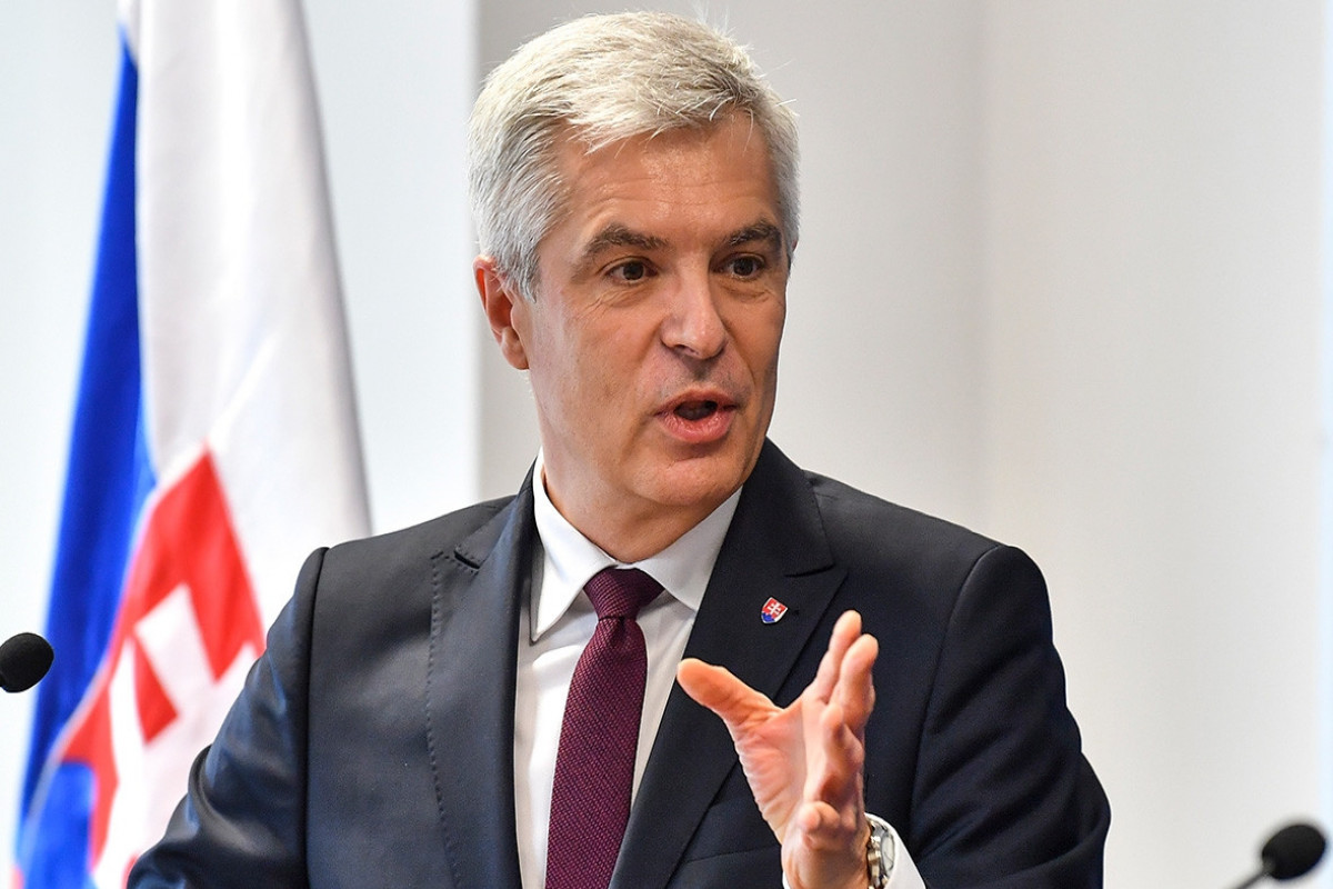 Exit-poll: İvan Korçok Slovakiyada keçirilən prezident seçkilərində qalib gəlir
