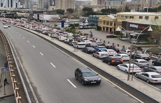 Bakıda sıxlıq olan yollar - SİYAHI 