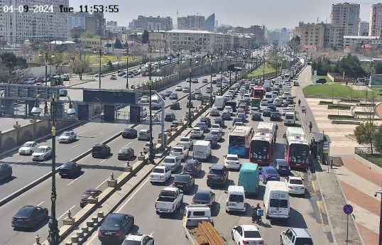 Bakıda iki mərkəzi yolda təmirlə bağlı sıxlıq yaranıb - FOTO 