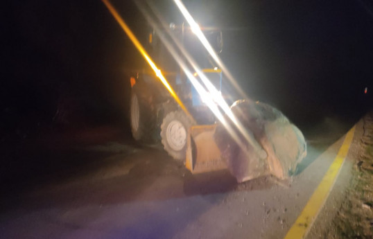 Batabat yolunda qaya uçqunu olub - FOTO 