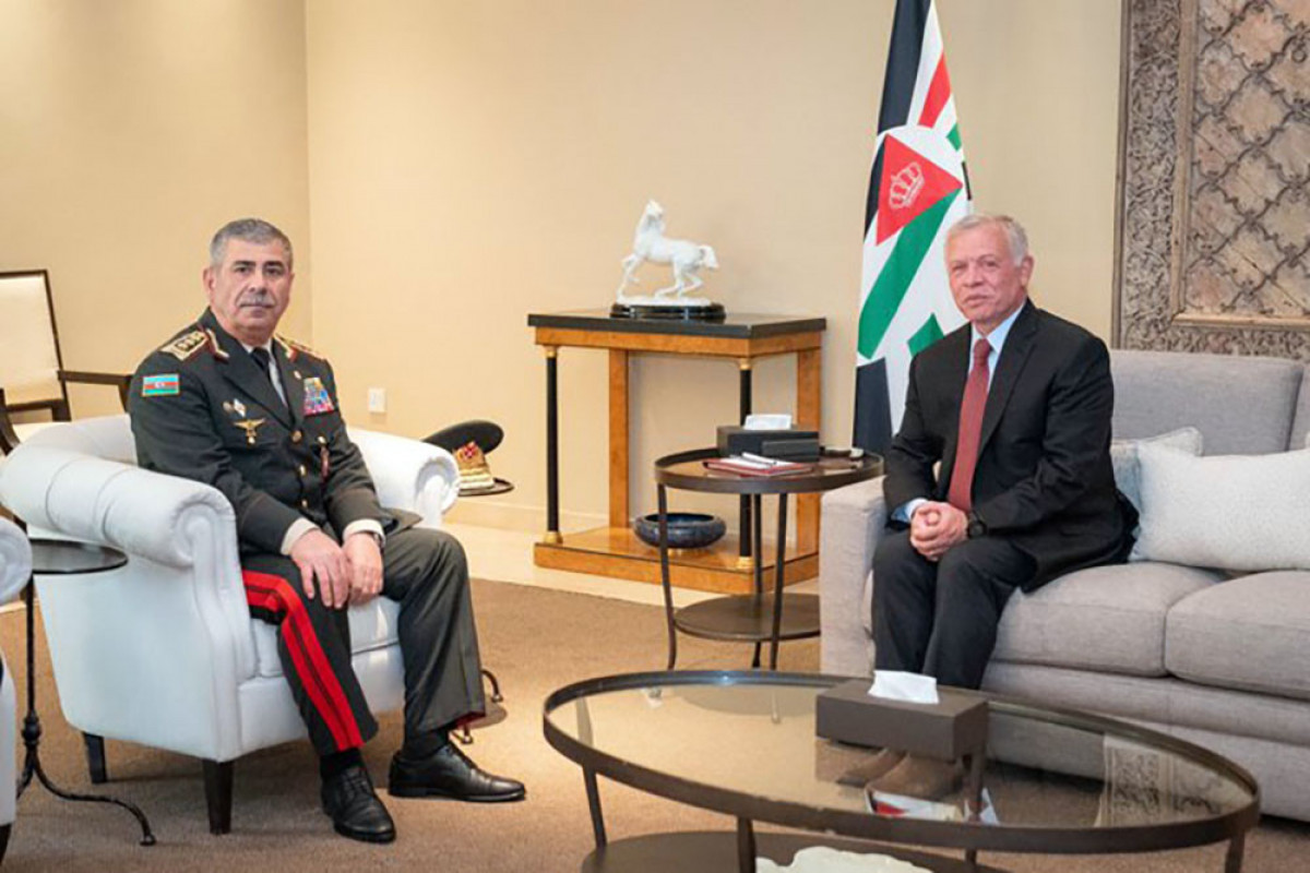 Министр обороны Азербайджана встретился с Королем Иордании