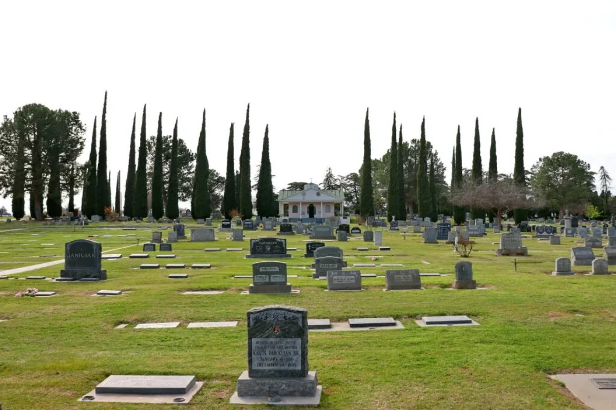 В США подожгли армянское кладбище