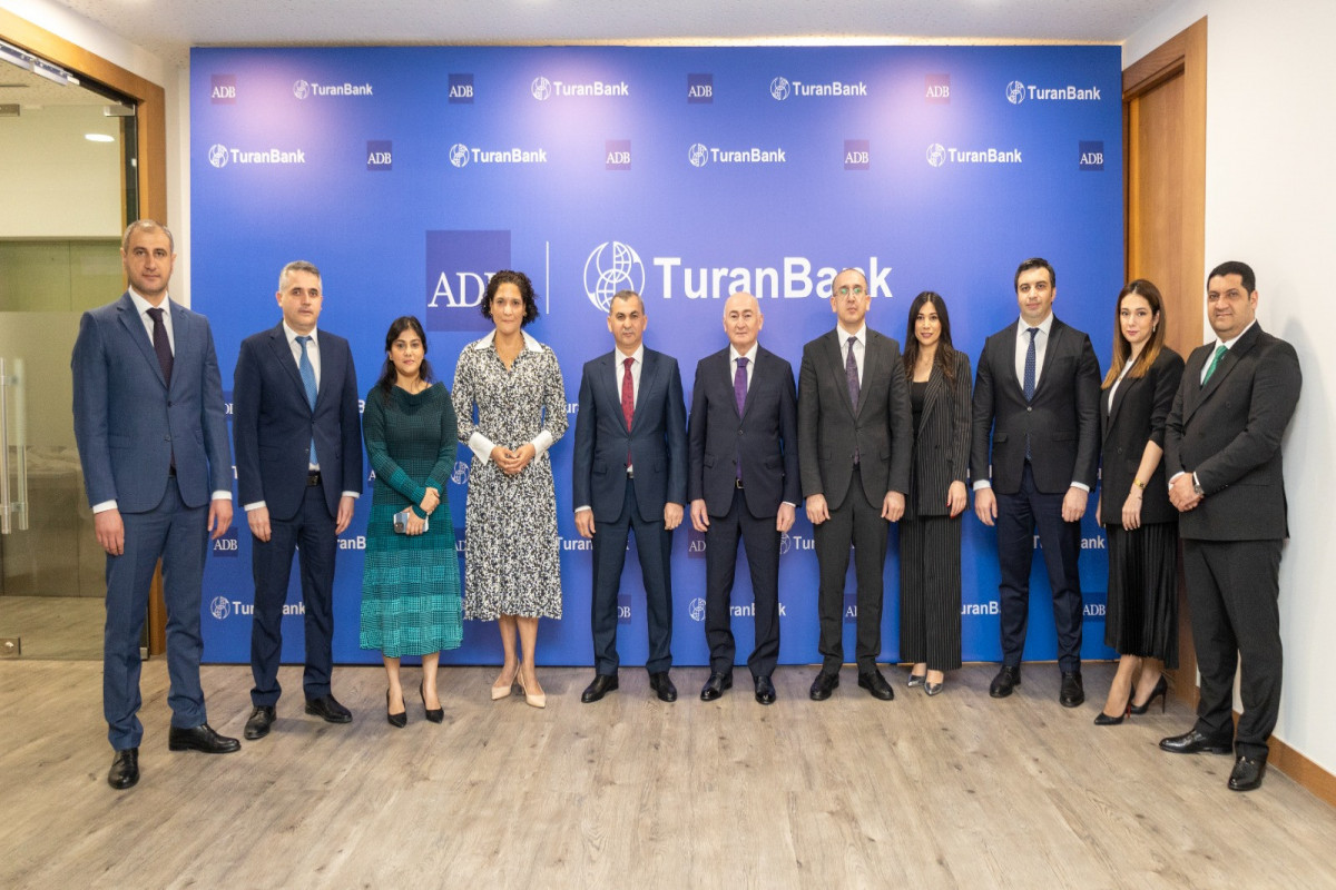 TuranBank-la AİB arasında ticarət maliyyələşdirilməsi üzrə saziş imzalanıb
