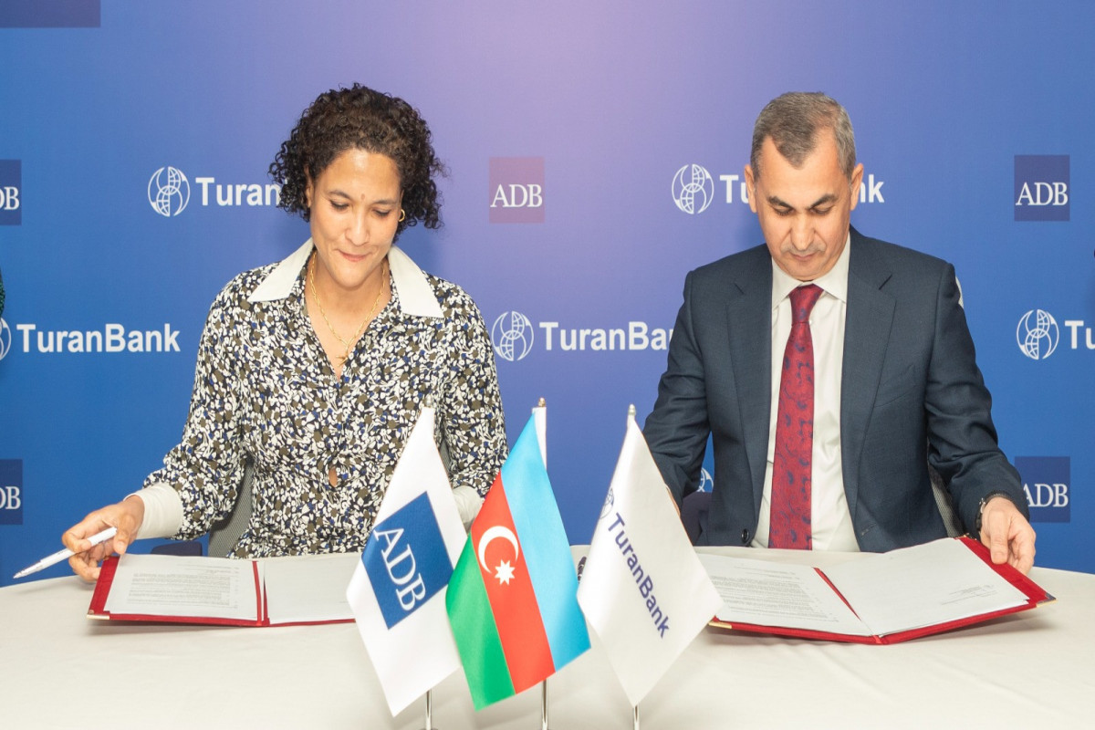 TuranBank-la AİB arasında ticarət maliyyələşdirilməsi üzrə saziş imzalanıb