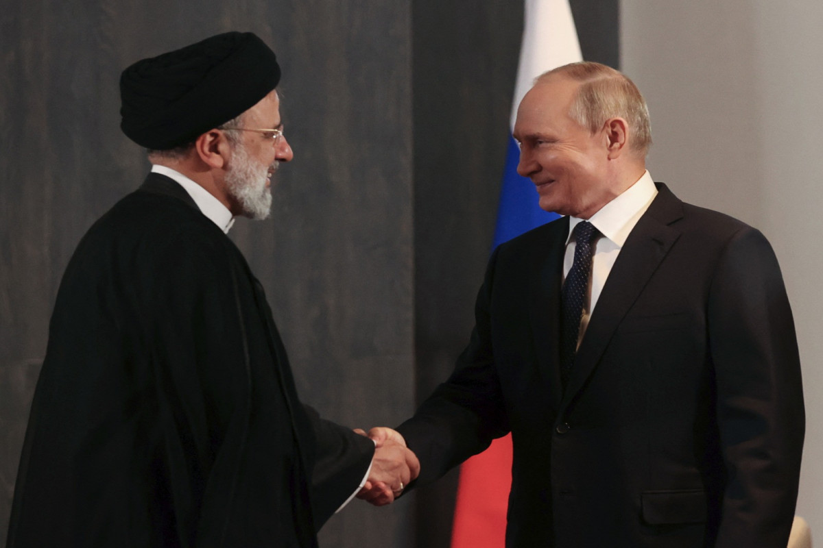 Iranian President called his Russian counterpart