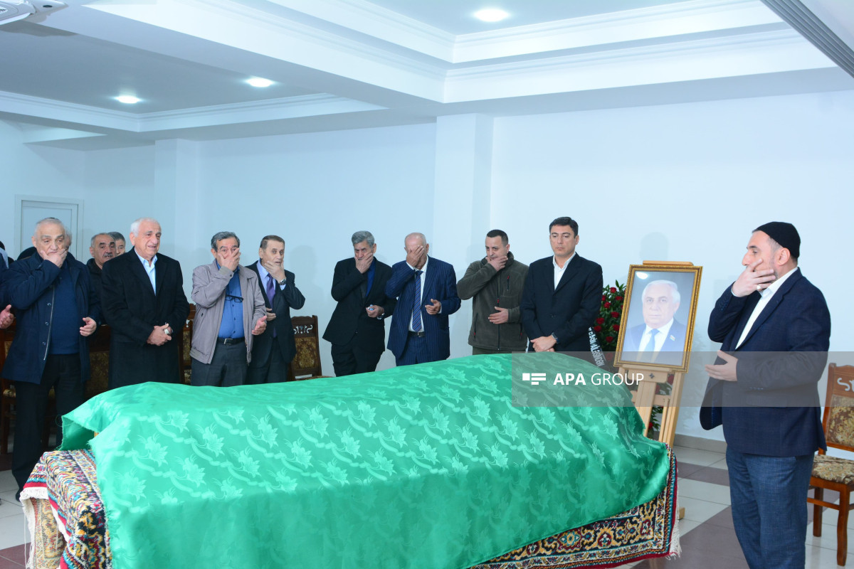 Бывший депутат Хады Раджабли похоронен - <span class="red_color">ФОТО - ВИДЕО-<span class="red_color">ОБНОВЛЕНО-1
