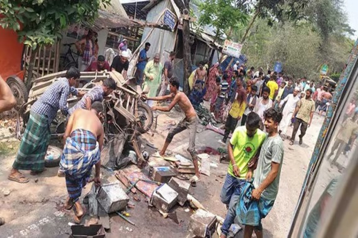12 dead in five-way road crash in Jhalakathi, Bangladesh