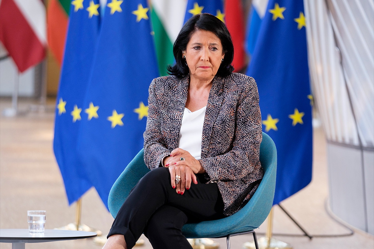 Послы стран ЕС прибыли в резиденцию президента Грузии