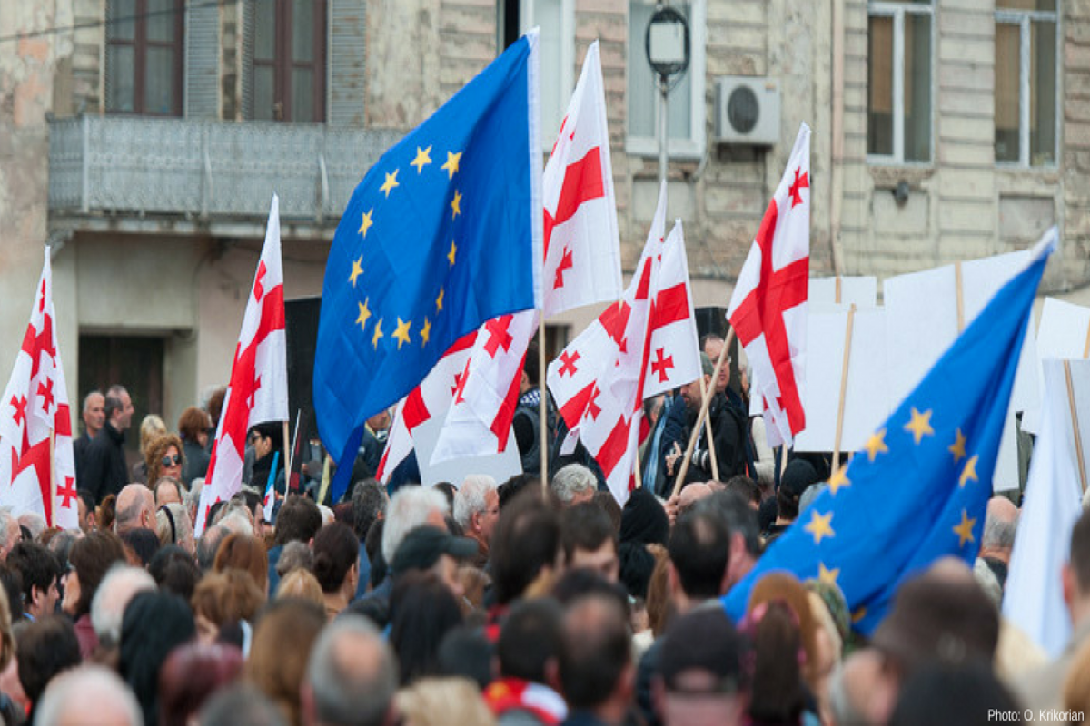 Евросоюз осудил принятый в Грузии законопроект