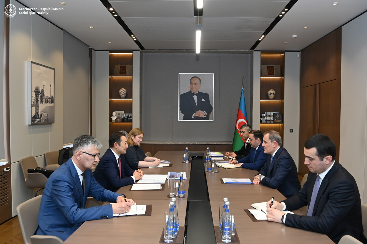 Azerbaijani FM meets with CICA Secretary General