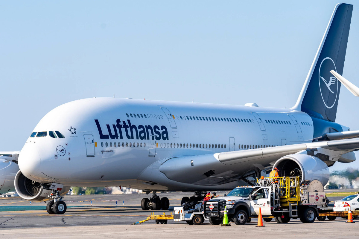 "Lufthansa" Tehran və Beyruta uçuşlarını aprelin 30-na qədər ləğv edib